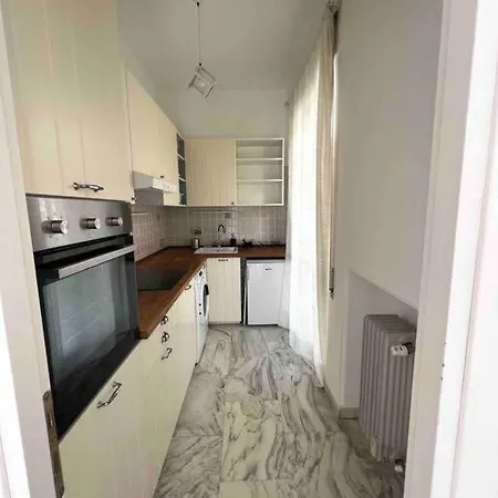 Modern Quiet North In A Location Roma