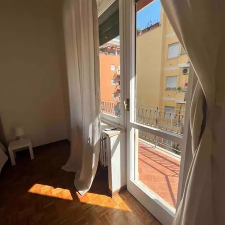 Modern Quiet North In A Location Apartamento