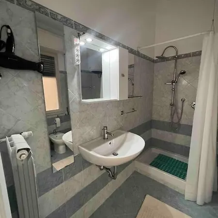 Modern Quiet North In A Location Apartamento